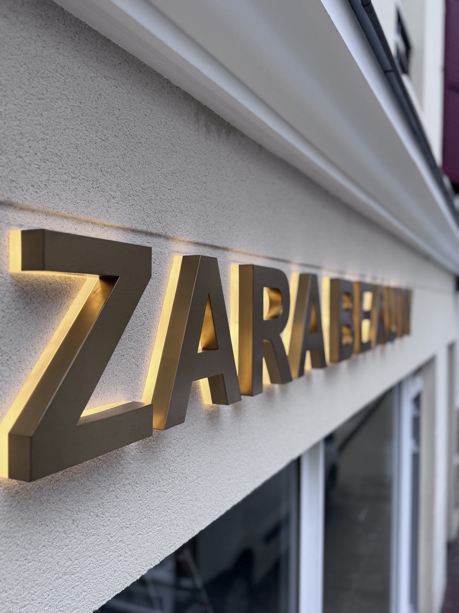 Enseigne lettres 3D rétroéclairées en acier inoxydable avec éclairage LED